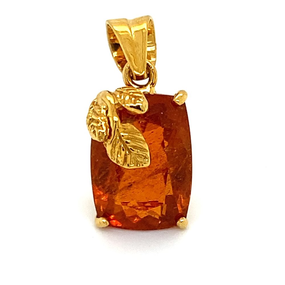 Clinohumite 7.20ct Solid 18K Yellow Gold Pendant